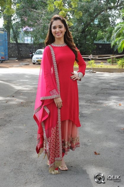 Tamannah-at-Bengal-Tiger-Movie-Press-Meet